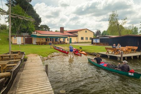 Rast auf der Kanutour beim Fischer in Canaow
