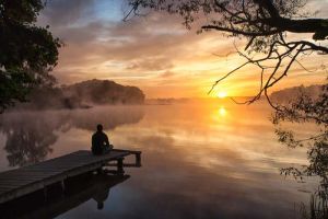romantischer Sonnenaufgang am Plätlinsee